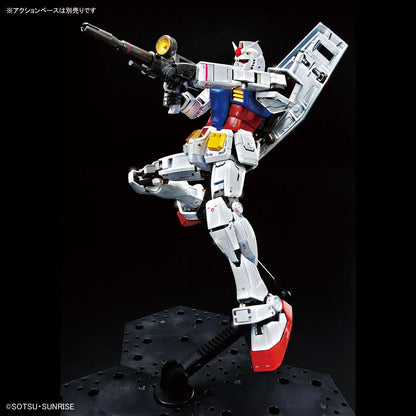 MG 1/100 THE GUNDAM BASE LIMITED RX-78-2 GUNDAM Ver.3.0 [TITANIUM FINISH]