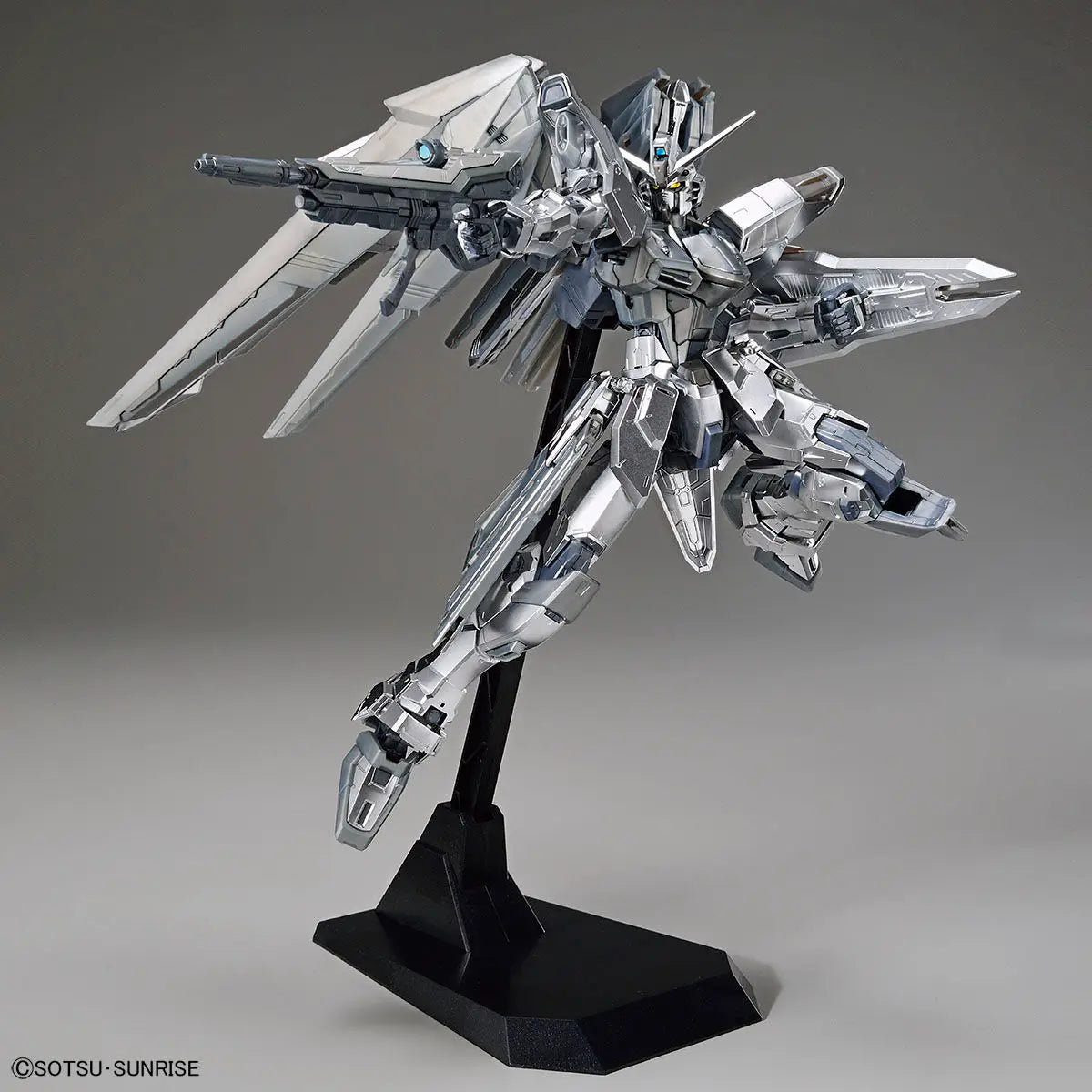 MG 1/100 Gundam Base限定 自由鋼彈(高達) Ver.2.0 [Silver Coating]